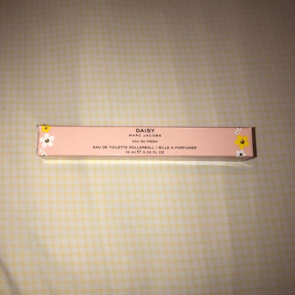Marc Jacobs Daisy Eau So Fresh 10ml Rollerball - Picture 4 of 4